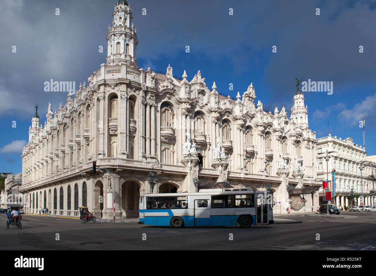 L'Avana, Cuba - gennaio 21,2017: il grande teatro di Havana, a l'Avana, Cuba.Il teatro è stata la casa del cubano Balletto Nazionale Foto Stock