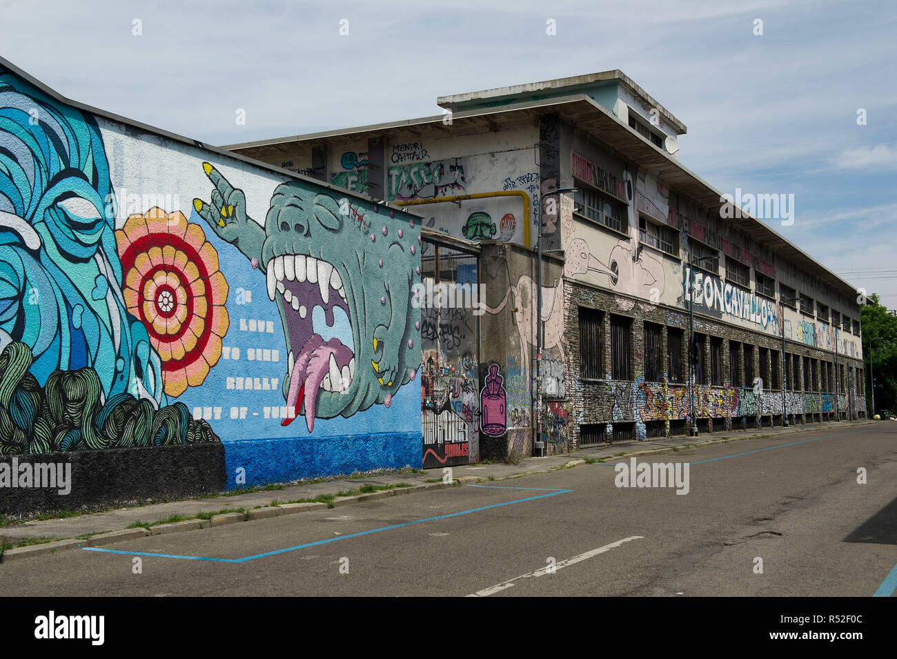Centro sociale leoncavallo immagini e fotografie stock ad alta