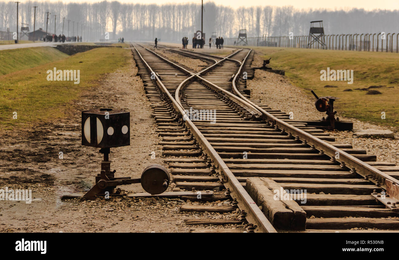 Campo di concentramento di Auschwitz. I patiti sono stati inviati al campo da questa ferrovia ferroviaria. La maggior parte di loro non è mai uscito. Pieni di sentimenti di morte e dolore. Foto Stock