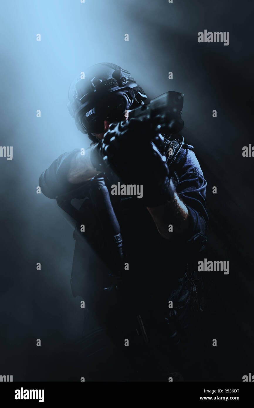 Le forze speciali di polizia militare, swat membro del team Foto Stock