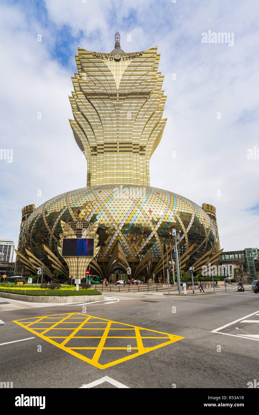 Grand Lisboa Casinò è il più alto edificio di Macau e uno dei più famosi punti di riferimento. Macao, Gennaio 2018 Foto Stock