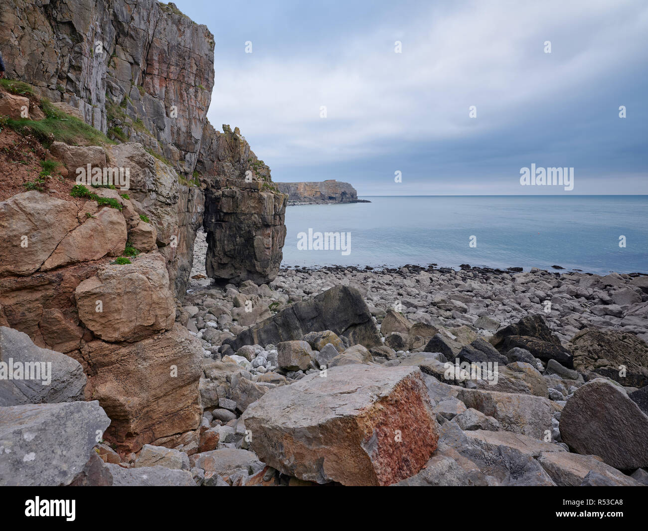 San Govan's Head, Pembrokehsire, Galles. Preso da San Govan cappella del Foto Stock