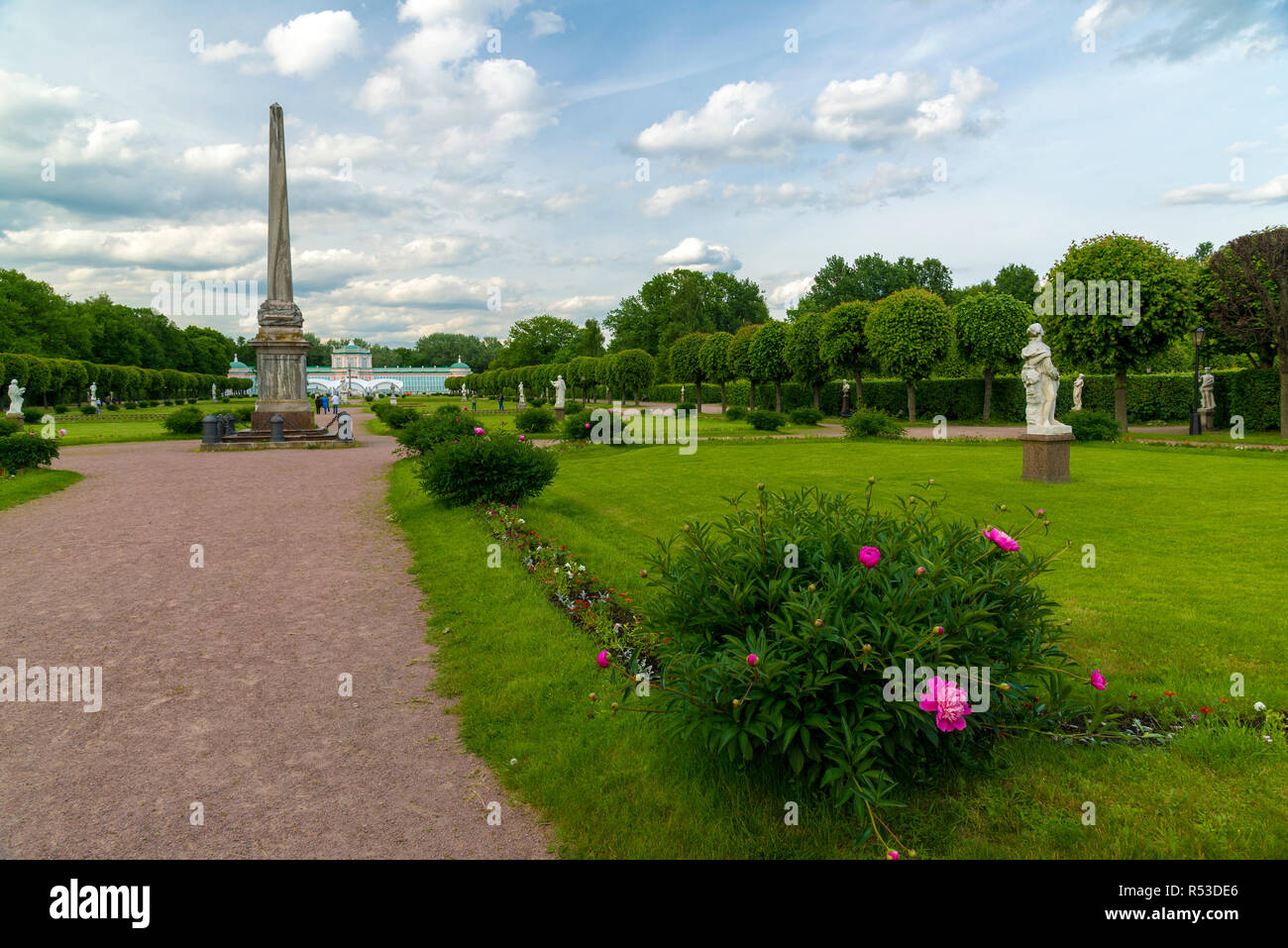 Mosca, Russia - 6 giugno 2016. Regolare il parco francese in estate Kuskovo Foto Stock