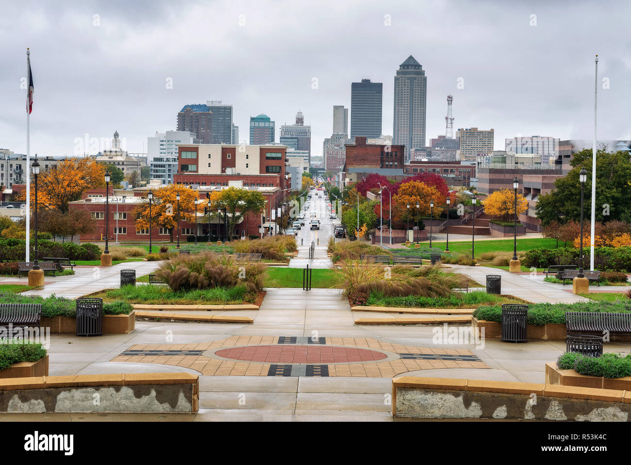 Il centro di Des Moines visto dall'Iowa State Capitol Foto Stock