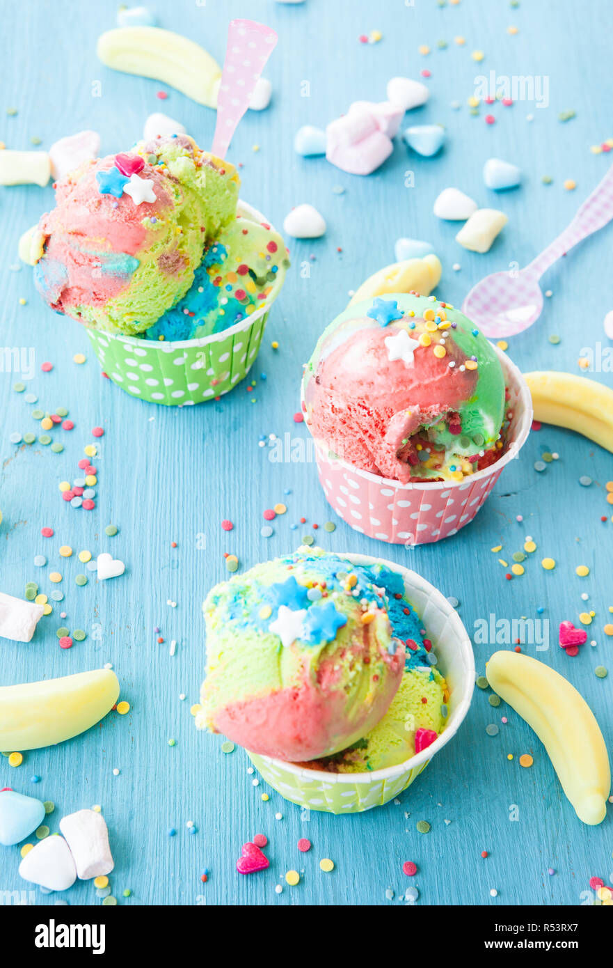 Colorato di gelato con un pizzico Foto Stock