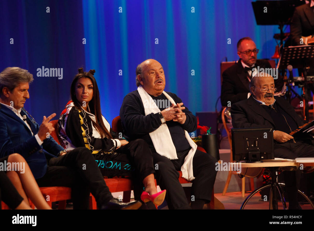 Roma, Italia. 27 Nov, 2018. Elettra Lamborghini Miura e Lino Banfi live al Maurizio Costanzo Show Credito: Paolo Pizzi/Pacific Press/Alamy Live News Foto Stock