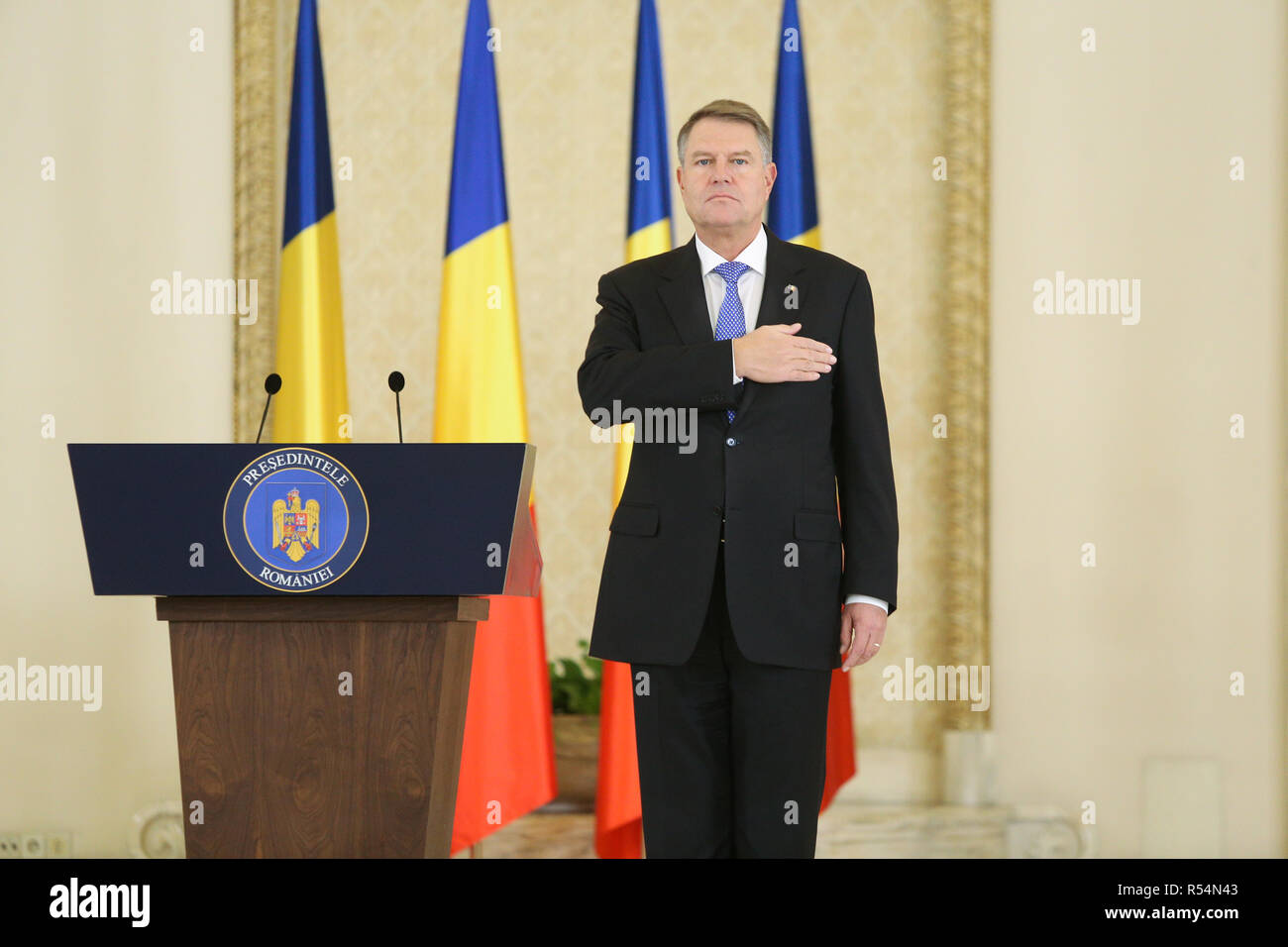 Bucarest, Romania - 29 Novembre 2018: Presidente della Romania Klaus Werner Iohannis prende parte ad una cerimonia al Palazzo Cotroceni. Foto Stock