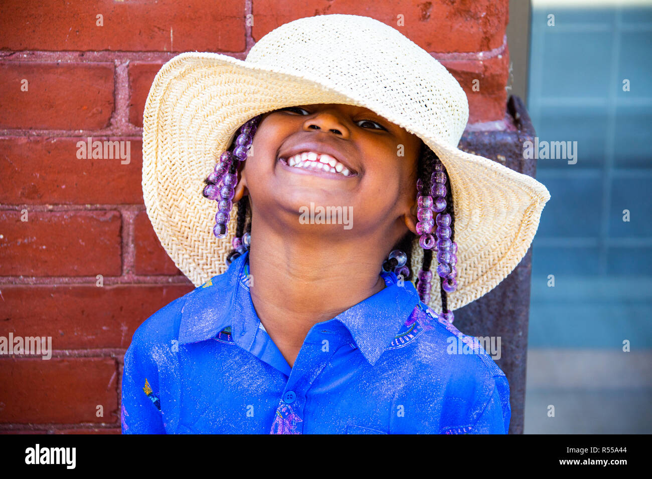 Giovane africano ragazza americana di Milwaukee, WI, Stati Uniti d'America Foto Stock
