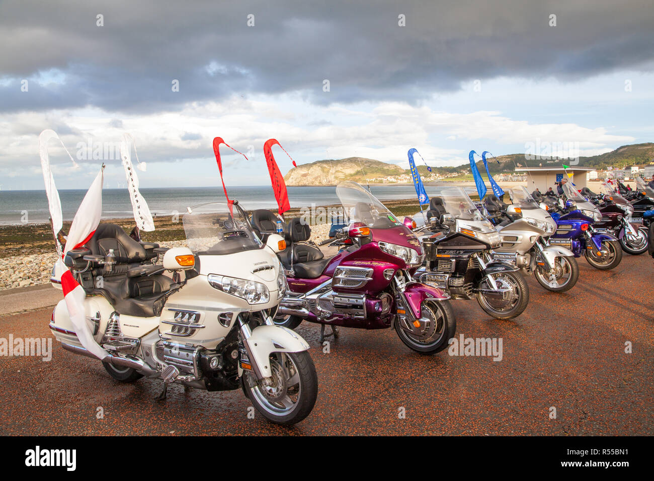 Honda Gold Wing motocicli presso un club per i proprietari di rally sul lungomare al Galles del nord resort costiero di Llandudno Foto Stock