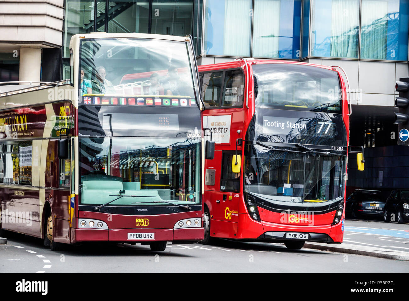 Londra Inghilterra,UK,Regno Unito Gran Bretagna,Lambeth South Bank,autobus a due piani rosso,trasporto pubblico,i visitatori viaggiano tour turistico t Foto Stock