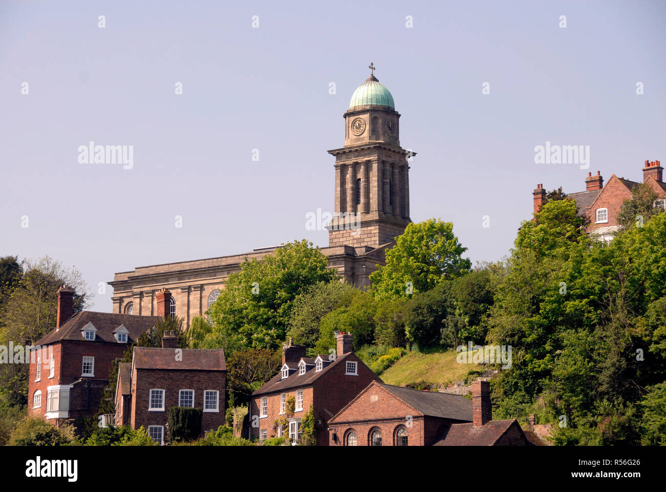 Vista della città alta a Bridgnorth, Shropshire, Inghilterra, con la torre di Santa Maria Maddalena chiesa prominente Foto Stock