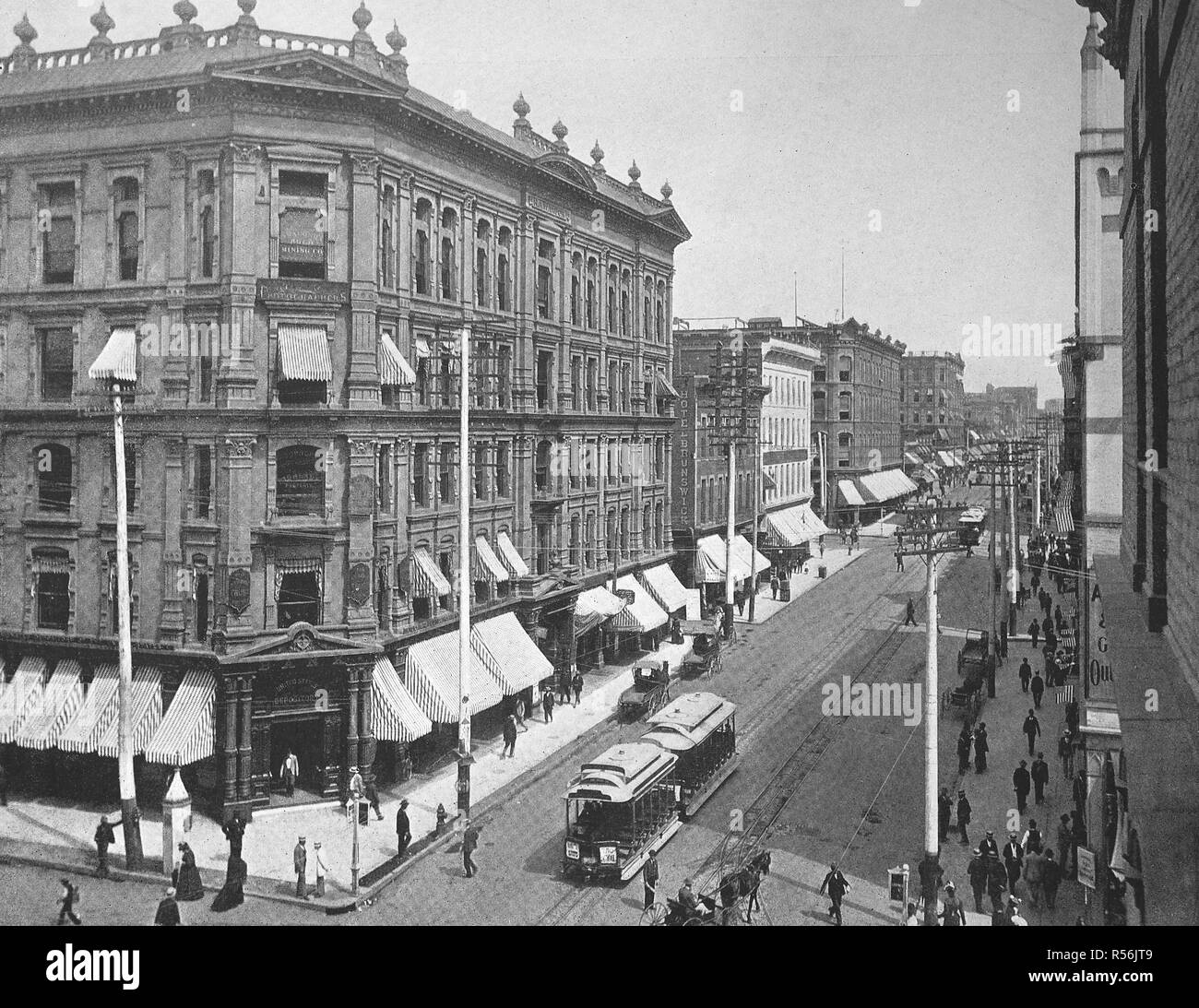 Scena di strada e di costruire in Larimer Street nella città di Denver nello Stato del Colorado, foto storiche 1890 Foto Stock