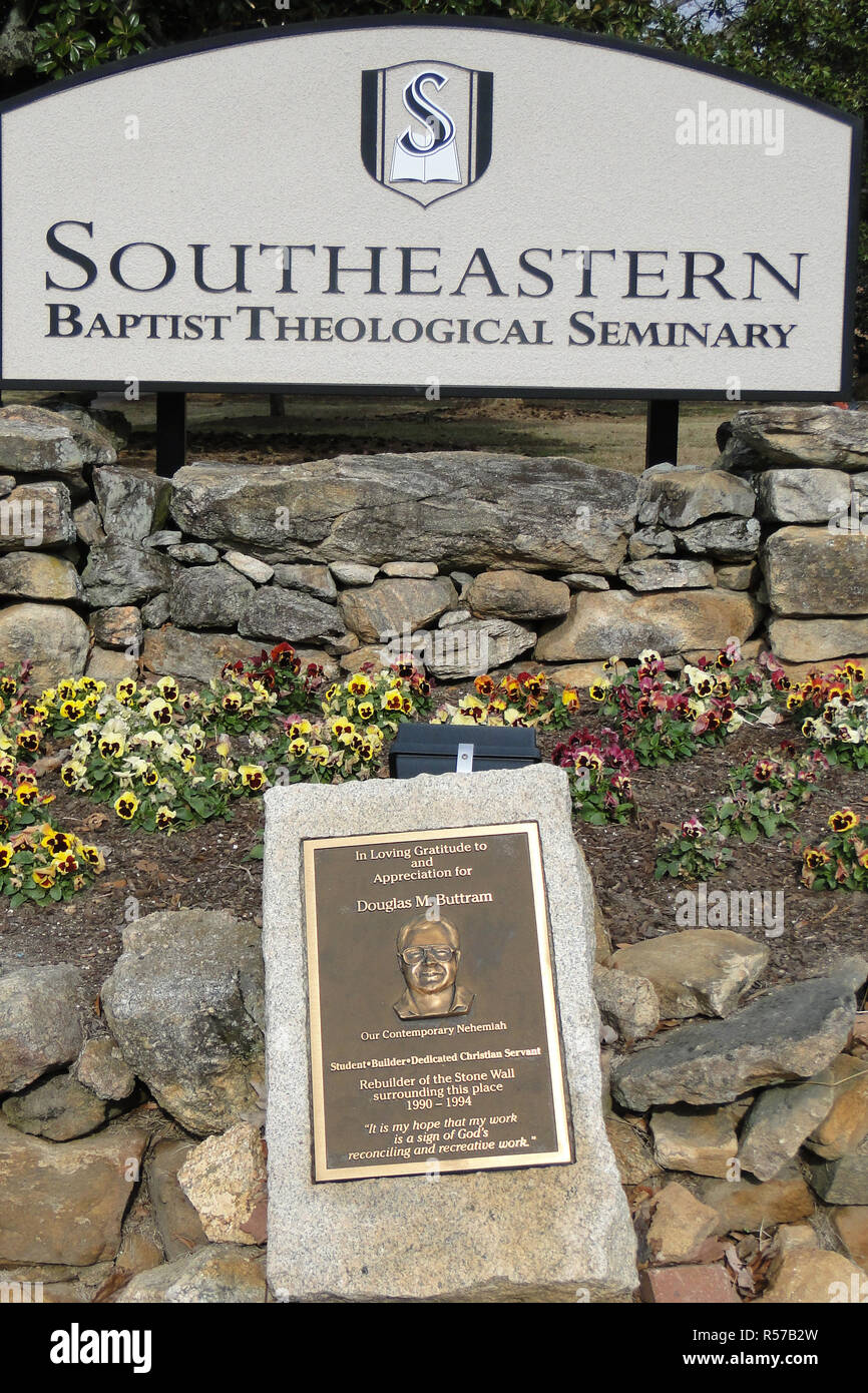 Wake Forest, North Carolina, Stati Uniti d'America - 21 Novembre 2012: edifici storici e giardini a sud-est Battista Theological Seminary di Wake Forest Foto Stock