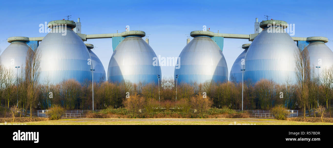 Grandi impianti di produzione di biogas Foto Stock