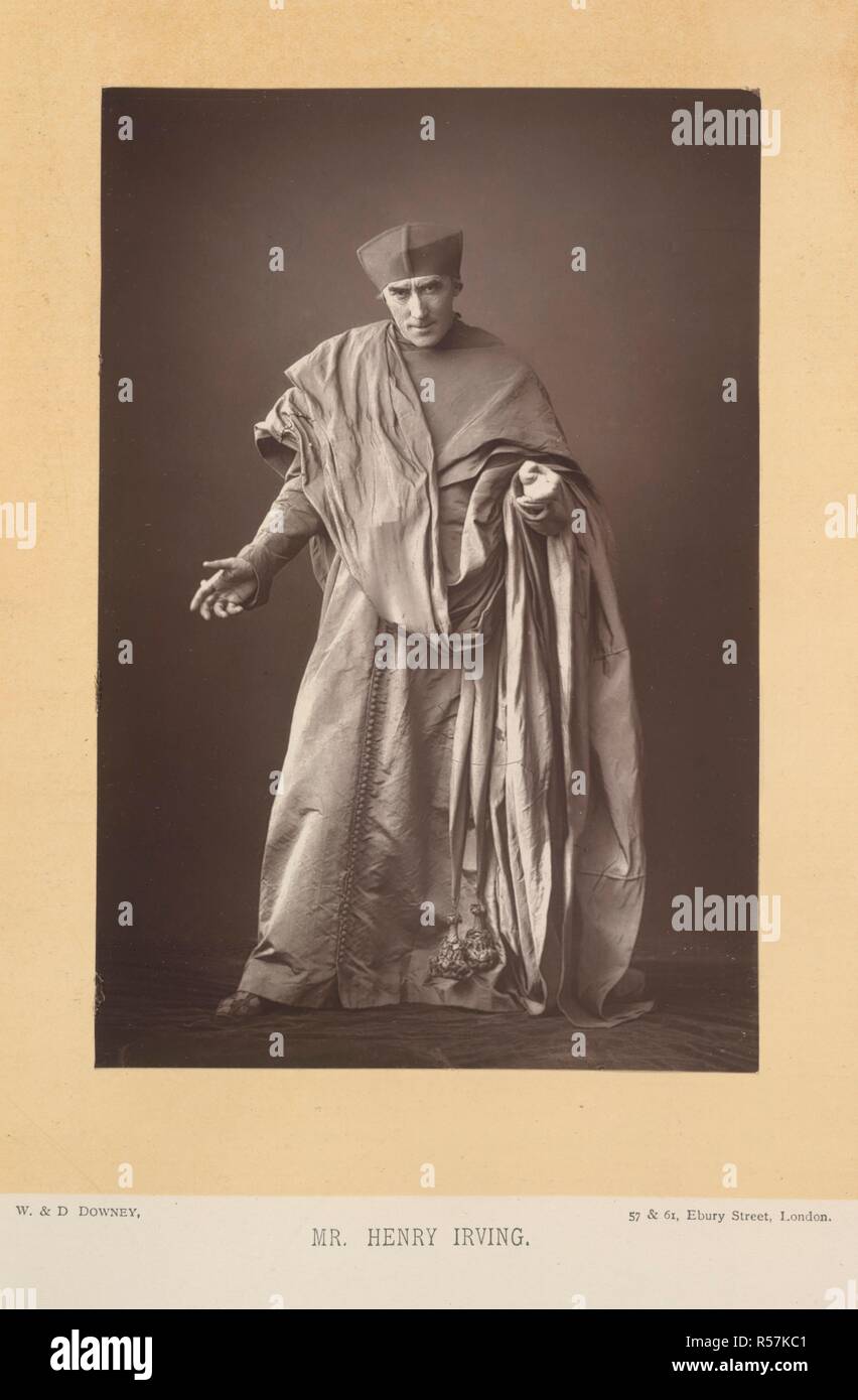 Sir Henry Irving (1838-1905). Attore inglese. Ritratto. Il Cabinet Portrait Gallery. Fotografie di W. & D. Downey. [Con stampa in rilievo descrittivo.]. Cassell & Co.: Londra, 1890-94. Fonte: 10803.h.9 volume 4, piastra 3. Lingua: Inglese. Foto Stock