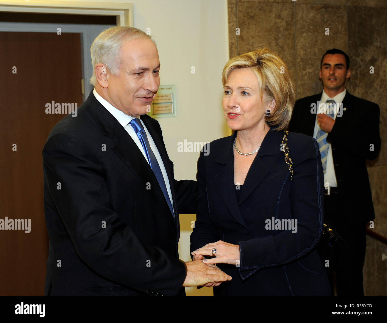 2009 - STATI UNITI Il segretario di Stato Hillary Rodham Clinton incontra il Primo Ministro israeliano Benjamin Netanyahu a Gerusalemme Foto Stock