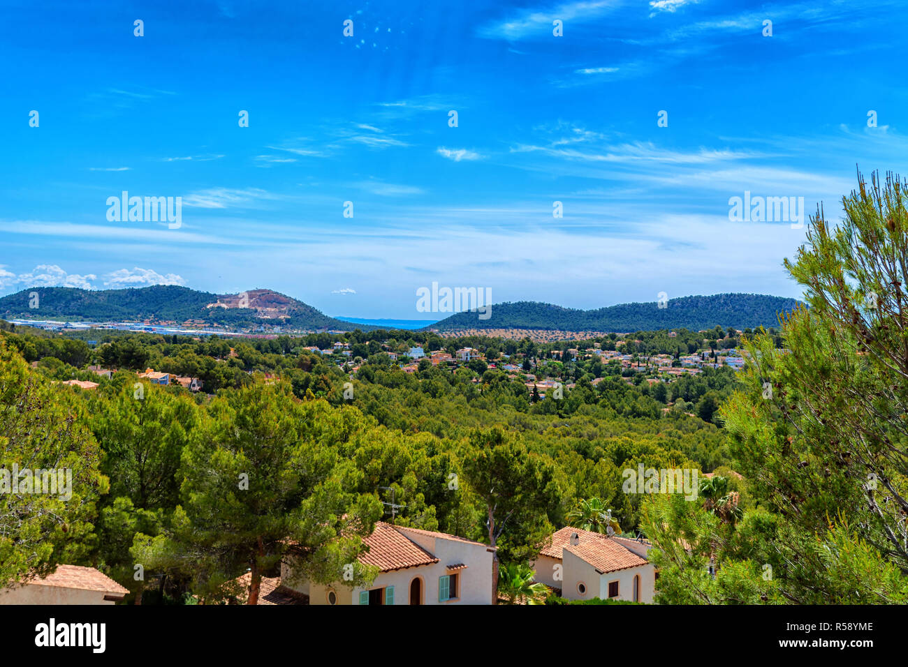 Paguera in background badia de palma. Foto Stock