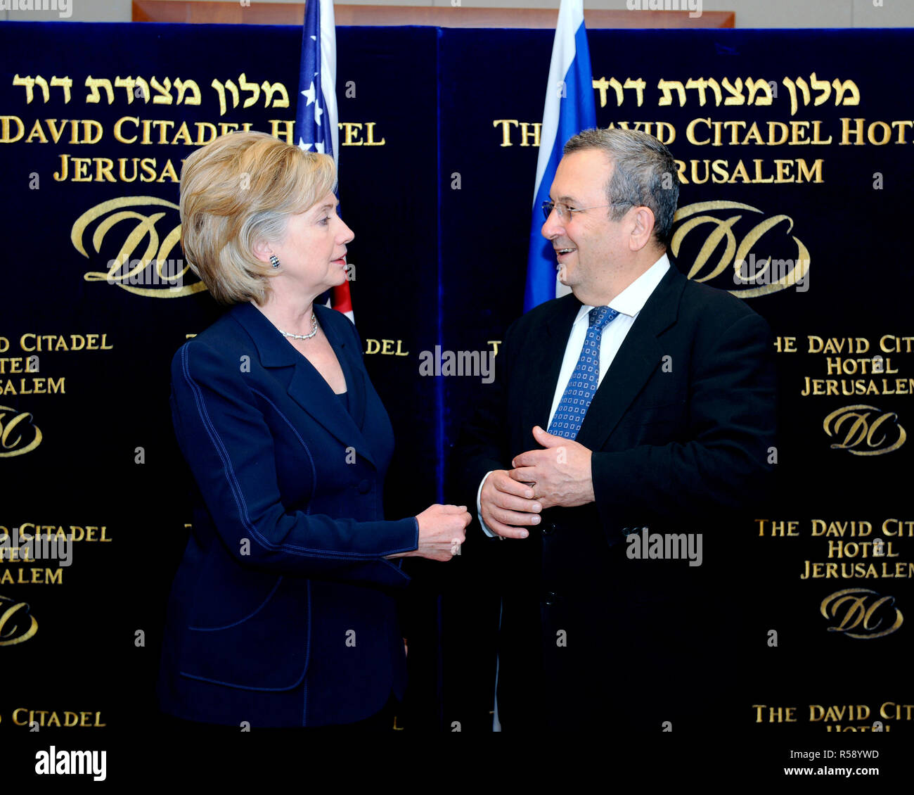 2009 - STATI UNITI Il segretario di Stato Hillary Rodham Clinton incontra il ministro israeliano della difesa Ehud Barak a Gerusalemme Foto Stock