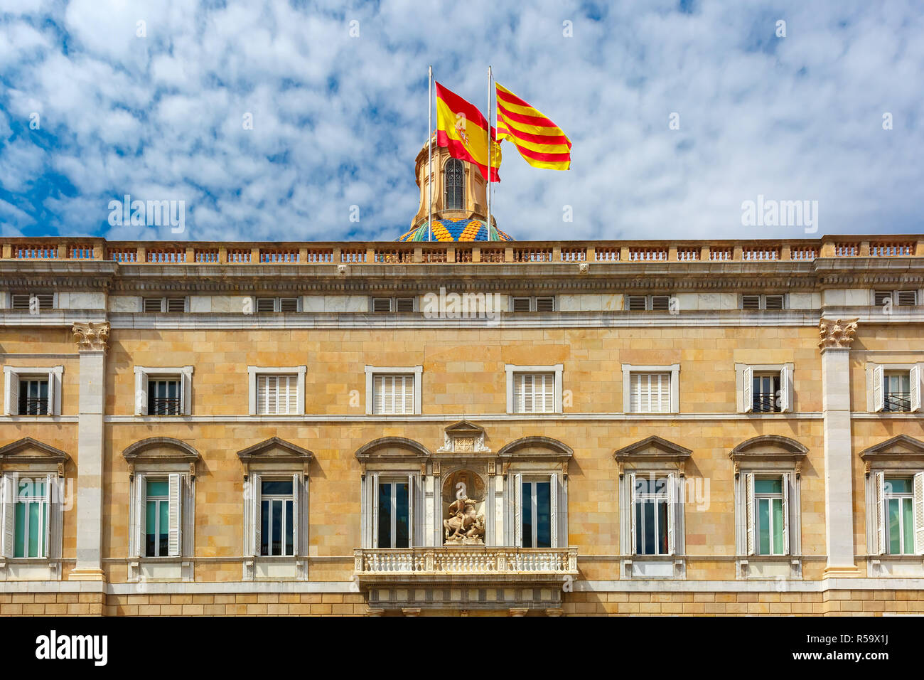 Il Catalano e la Spagna bandiere, Barcellona, Spagna Foto Stock