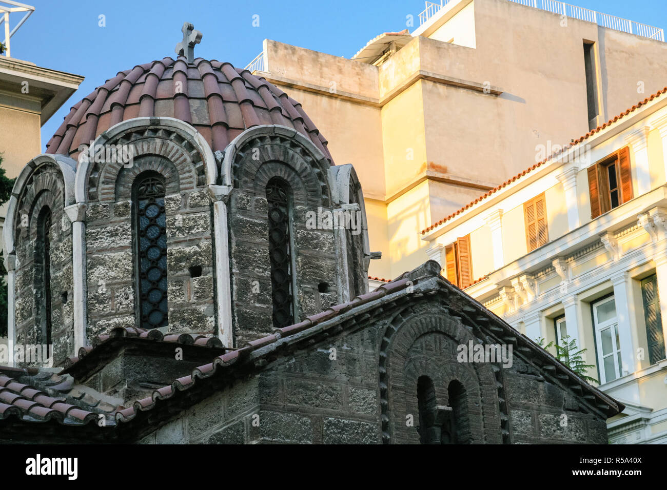 Cupola della chiesa Panagia Kapnikarea nella città di Atene Foto Stock