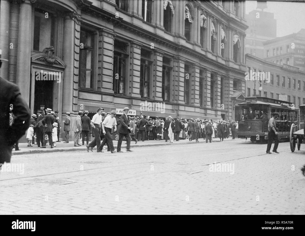 I tedeschi in cerca di passaggio home allo scoppio della guerra del 1914 (eventualmente la data corretta) Foto Stock