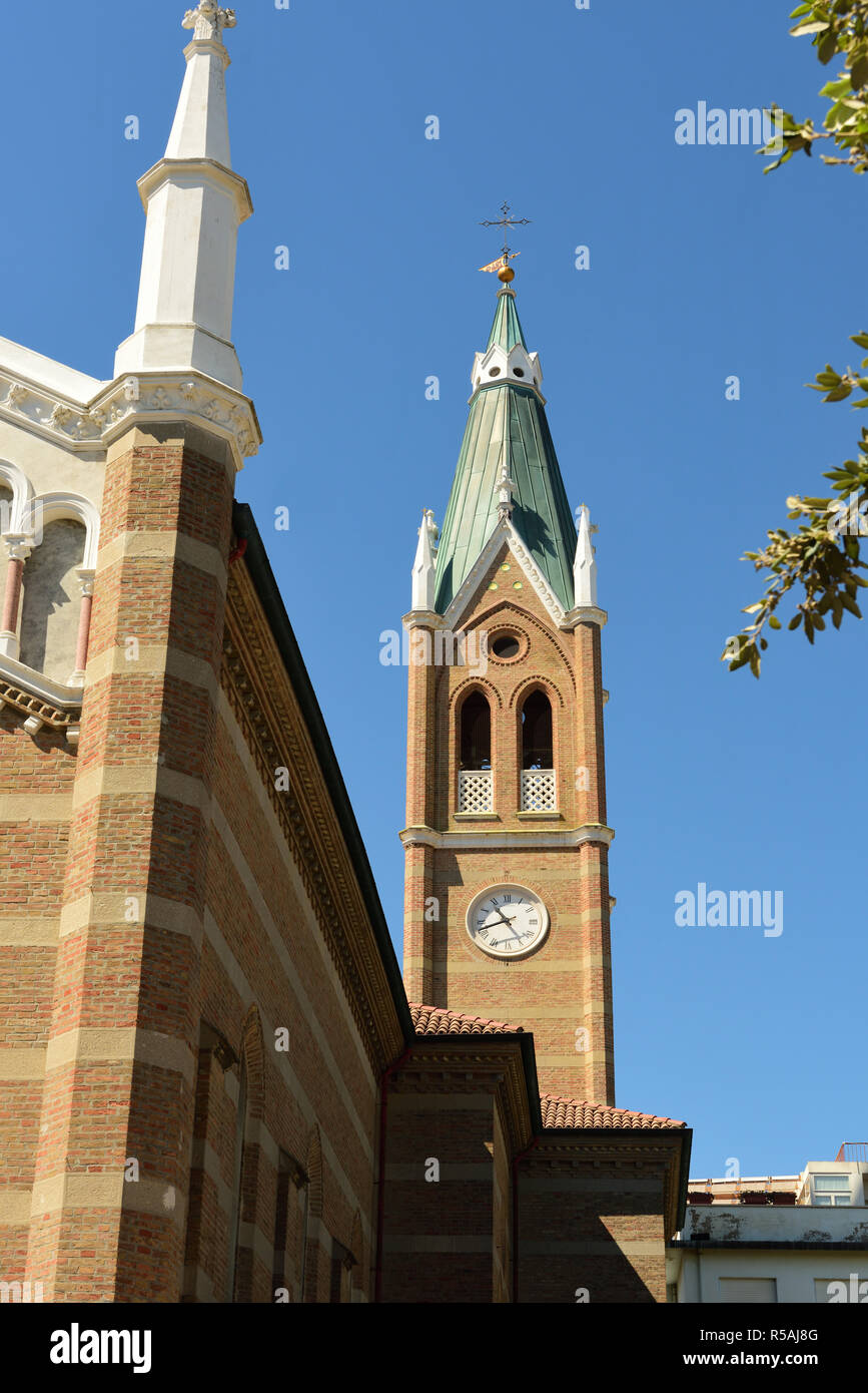 Parrocchia Di Santa Maria Ausiliatrice Parrocchia Santa Maria Ausiliatrice chiesa di rimini Foto stock - Alamy