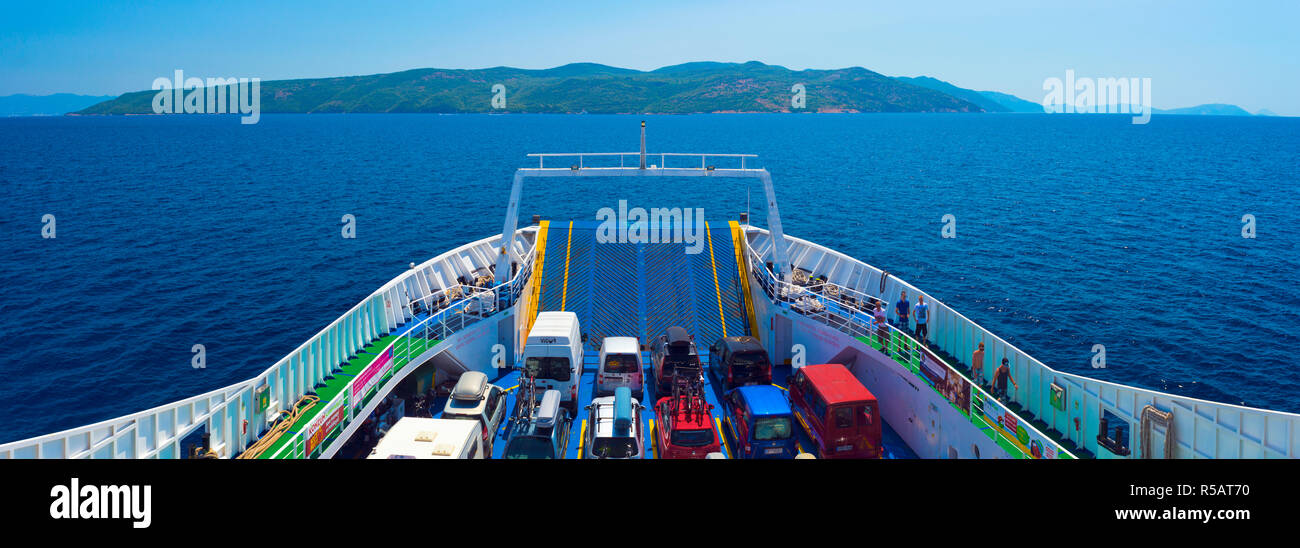 Croazia, Cres, auto passeggeri e di traghetto da Brestova Foto Stock