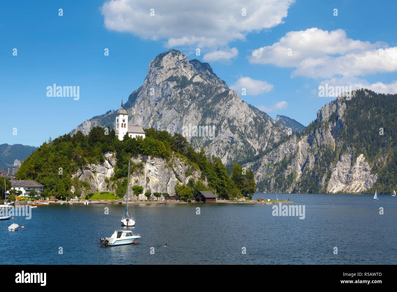 Cappella Johannesberg & Lago Traunsee, Traunkirchen, Salzkammergut, Austria superiore, Austria Foto Stock