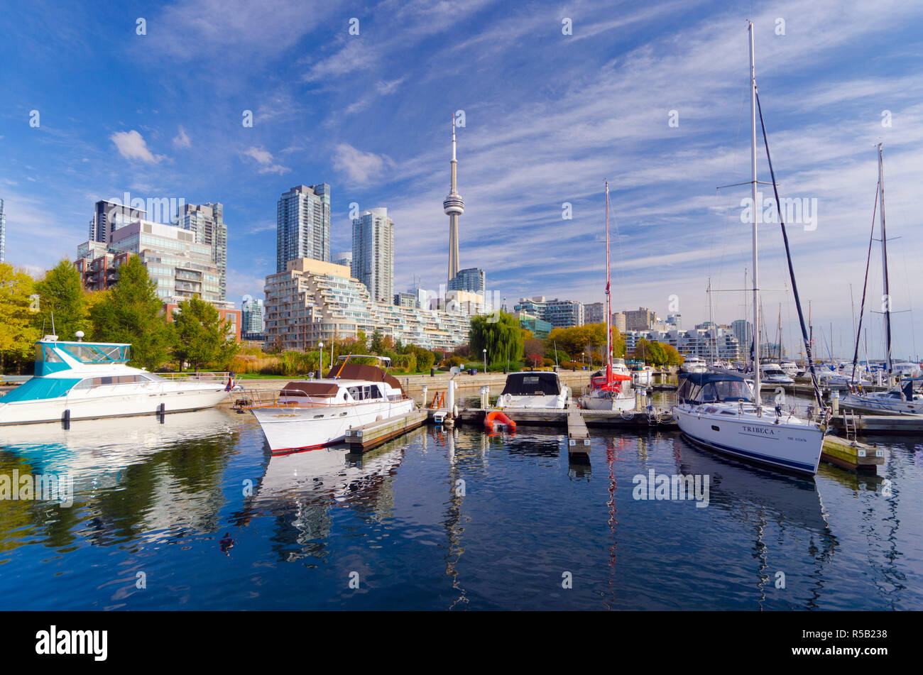 Canada Ontario, Toronto, Marina Quay West, Skyline con CN Tower Foto Stock