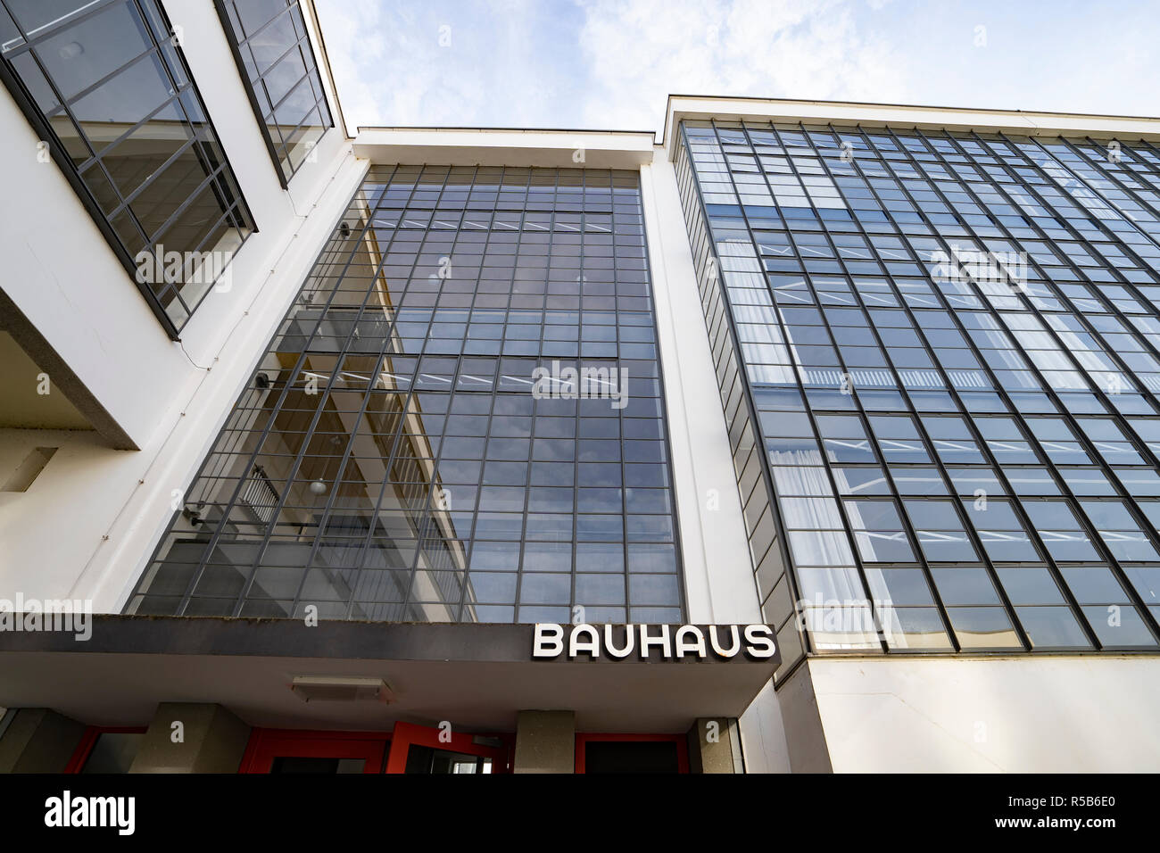 Architettura Bauhaus presso la Scuola di Design a Dessau, Germania Foto Stock