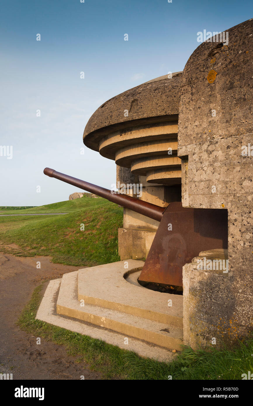 Francia, regione della Normandia, Dipartimento di Calvados, D-Day spiagge, Longues Sur Mer, WW2-ser tedesco 150mm batterie di artiglieria Foto Stock