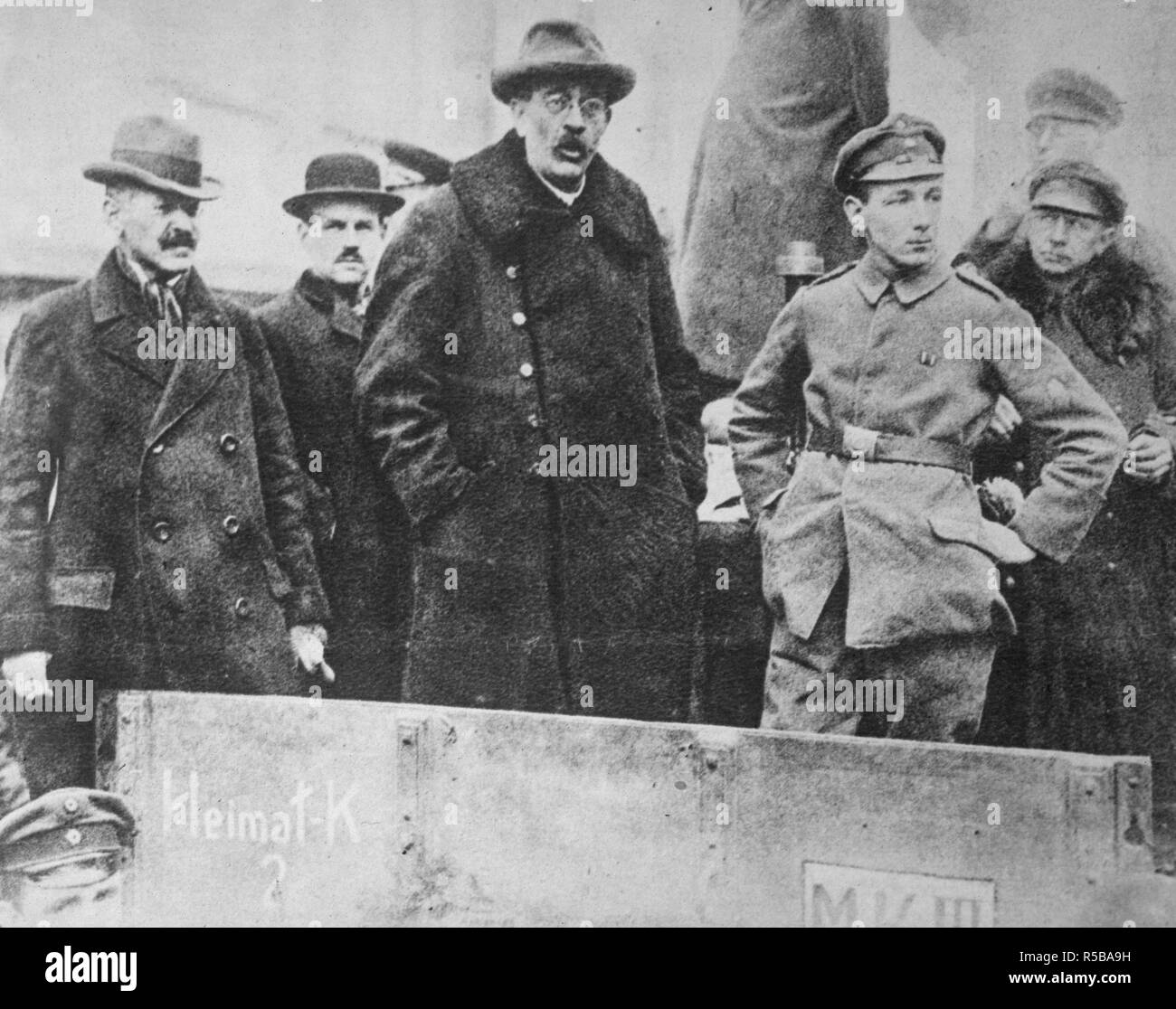 Elezioni in Germania. In prossimità del sondaggio, a Potsdam Palace, Berlino ca. 1919 Foto Stock