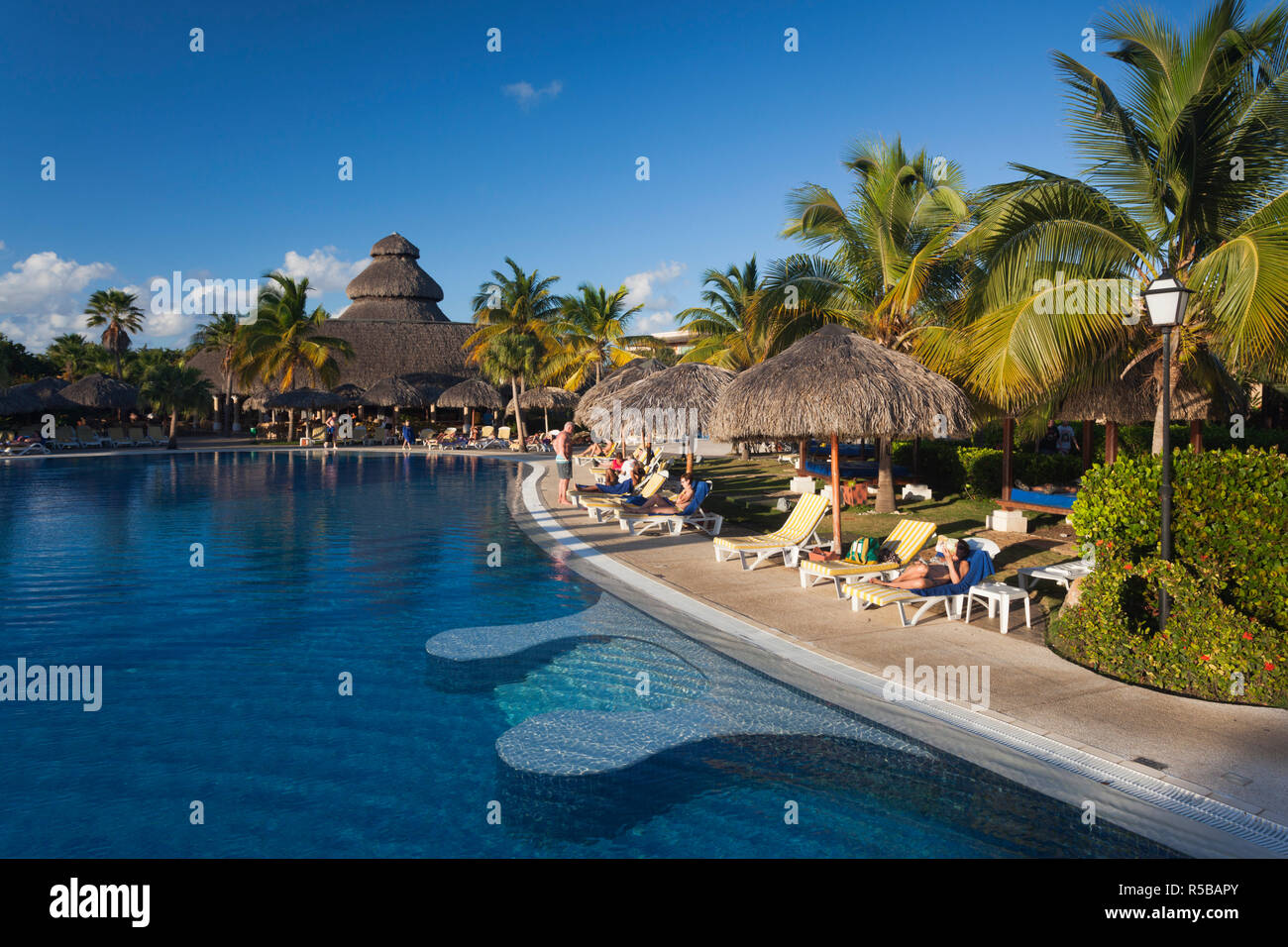 Cuba, provincia di Matanzas, Varadero, Hotel Iberostar Varadero, piscina Foto Stock