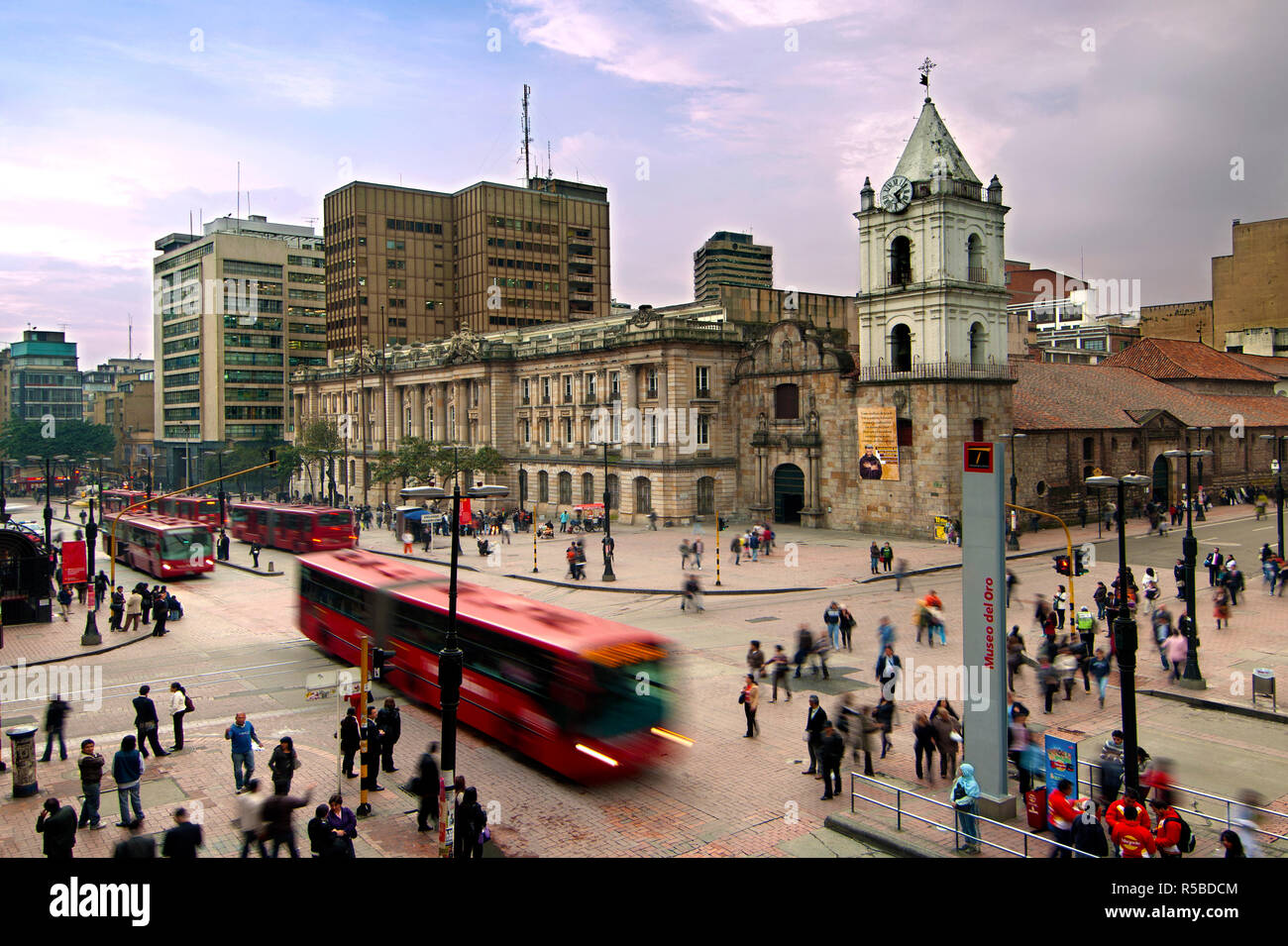 La Colombia, Bogotà, XVI secolo Iglesia de San Francisco, Bogotà più antichi della Chiesa restaurata, intersezioni di Avendia Jimenez e Carrera Septima Foto Stock