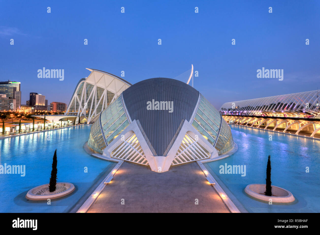 Spagna, Valencia, Città delle Arti e delle scienze edificio, emisferica Foto Stock