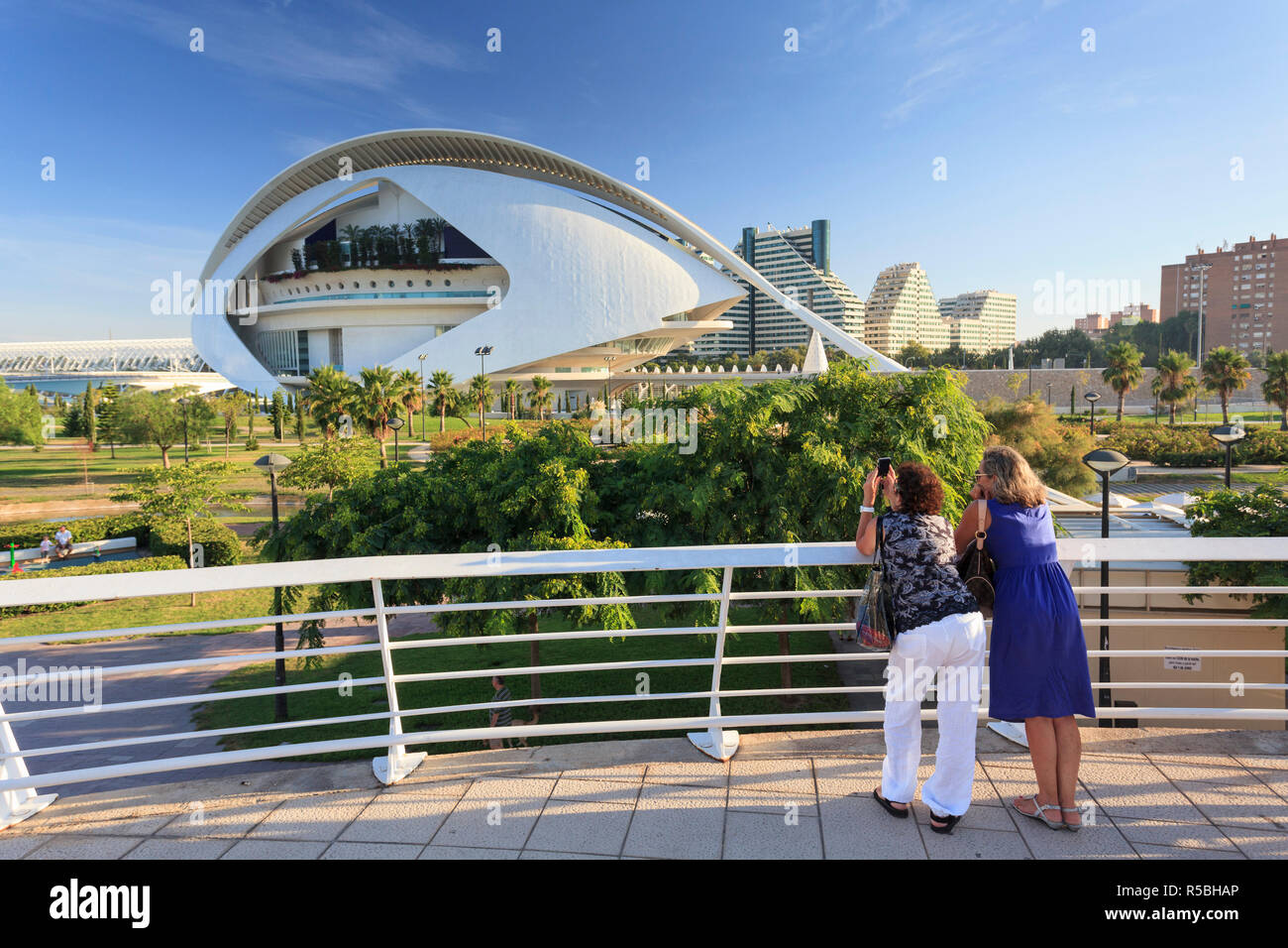 Spagna, Valencia, Città delle Arti e delle scienze edificio, Palazzo delle Arti Foto Stock