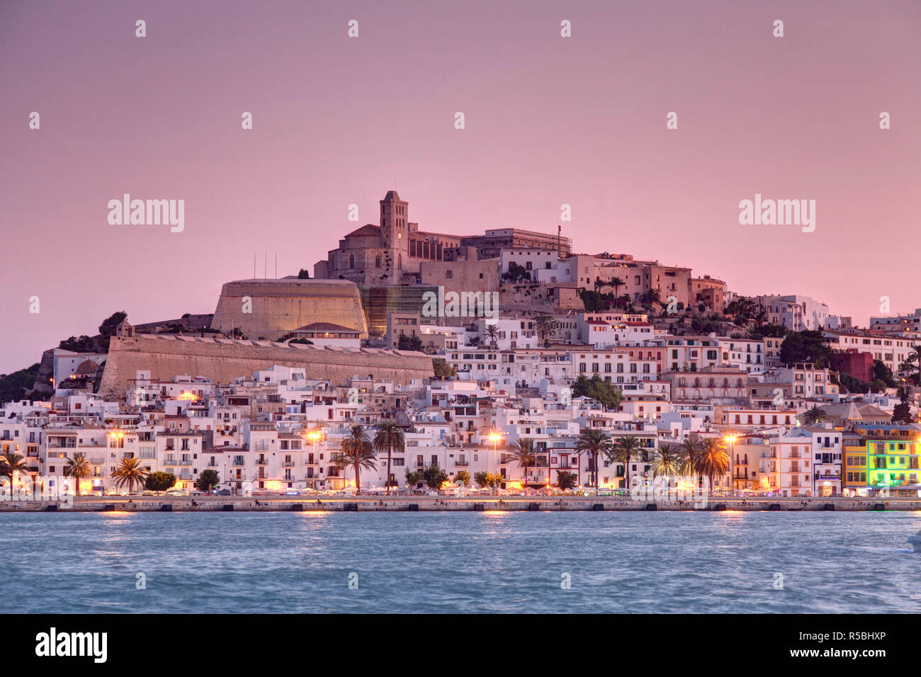 Isole Baleari Spagna, Ibiza, vista di Ibiza città vecchia (sito UNESCO), e Dalt Vila Foto Stock