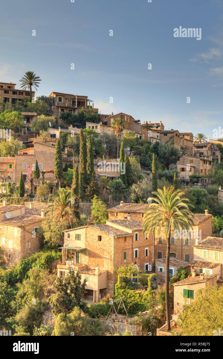 Isole Baleari Spagna, Mallorca, Serra de Tramuntana, Deia Village Foto Stock