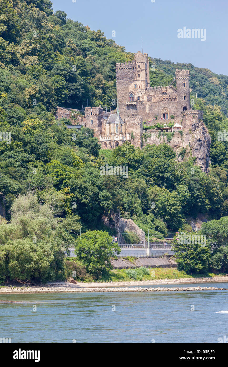 Fiume Reno, Germania. Rheinstein castello del XIV secolo. Foto Stock