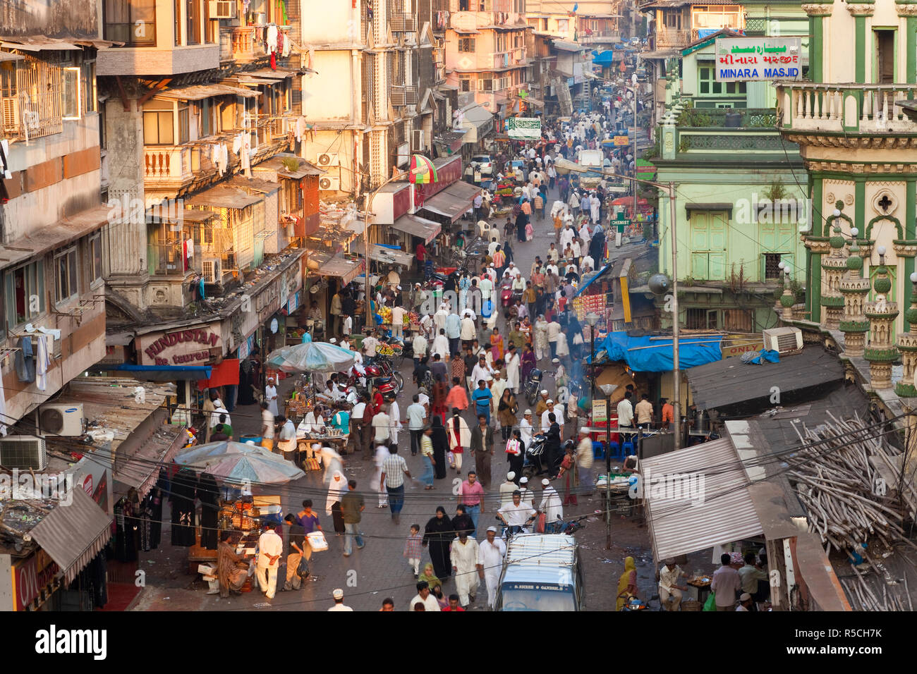 Centrale quartiere bazaar, Mumbai, India Foto Stock