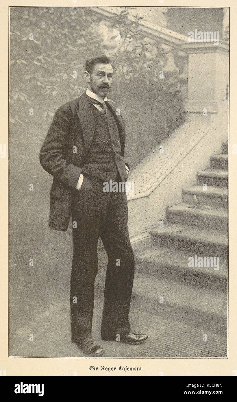Sir Roger Casement'. Roger David Casement (1 settembre 1864 â€" 3 Agosto 1916) â€" noto come Sir Roger Casement Kt. Il CMG tra 1911 e poco prima della sua esecuzione per tradimento, quando fu spogliato del suo cavalierato â€" era un nazionalista irlandese, attivista, patriota e poeta. Serramento ha cercato di ottenere il sostegno della Germania per una ribellione in Irlanda contro il dominio britannico. Poco prima della Pasqua risorgendo ha atterrato in Irlanda ed è stato arrestato. Successivamente è stato condannato e giustiziato per tradimento. . : Gesammelte Schriften. Irlanda, Deutschland und die Freiheit der Meere und andere AufsaÌˆtze. [Con una porta Foto Stock