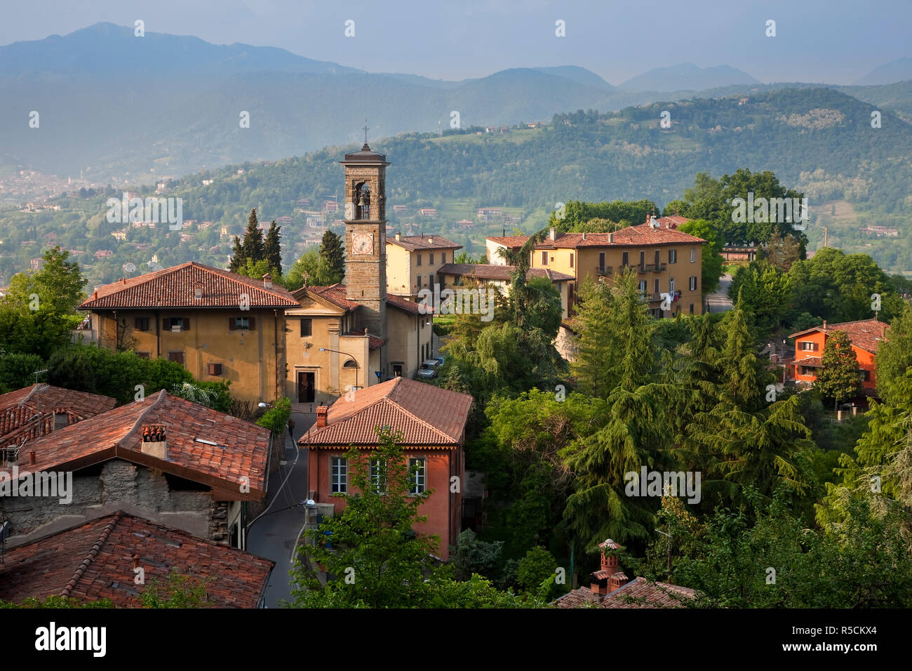 Vista su Bergamo, Lombardia, Italia Foto Stock