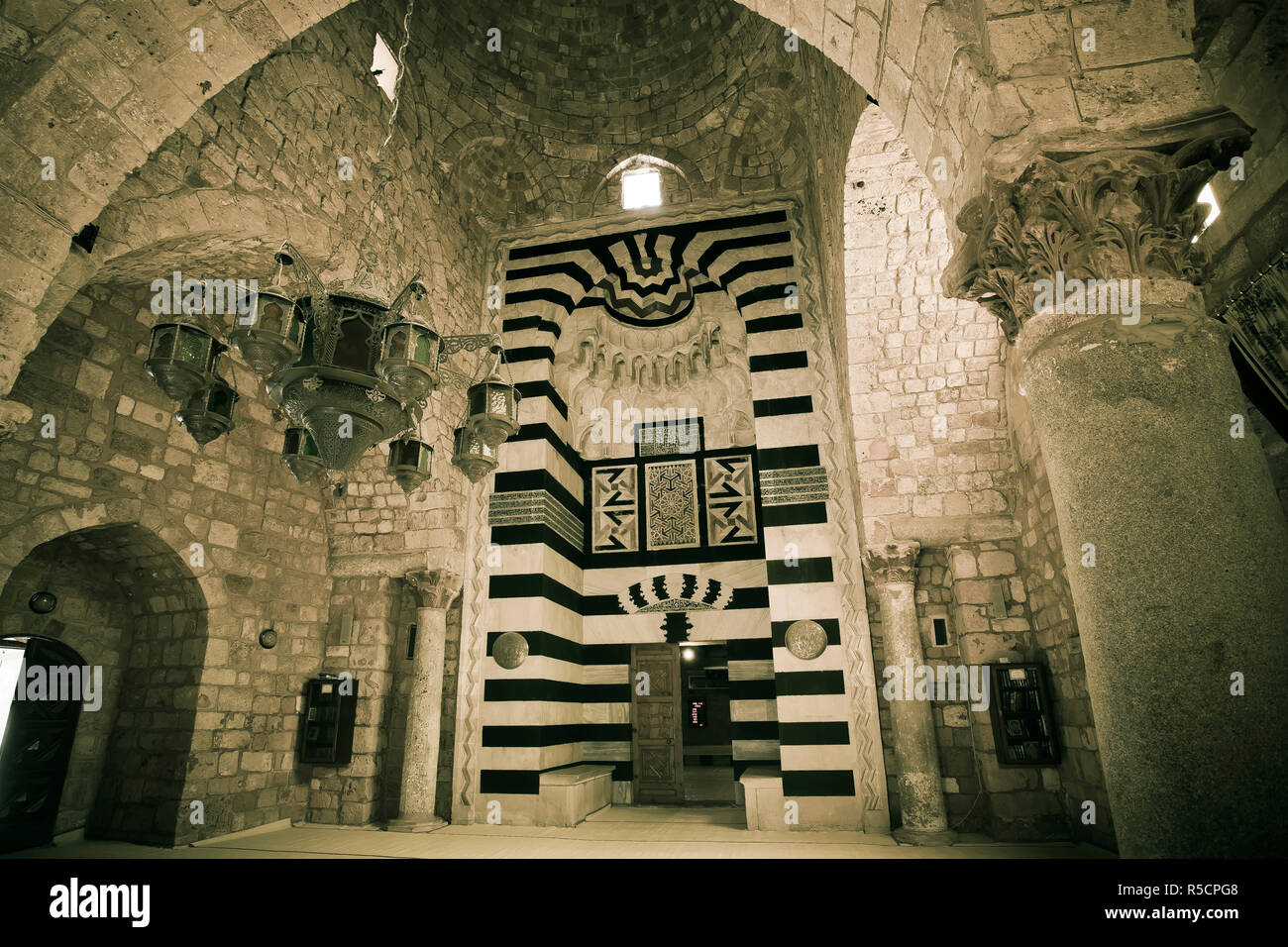 Il Libano, Tripoli, Taynal moschea, una ex chiesa cristiana Foto Stock