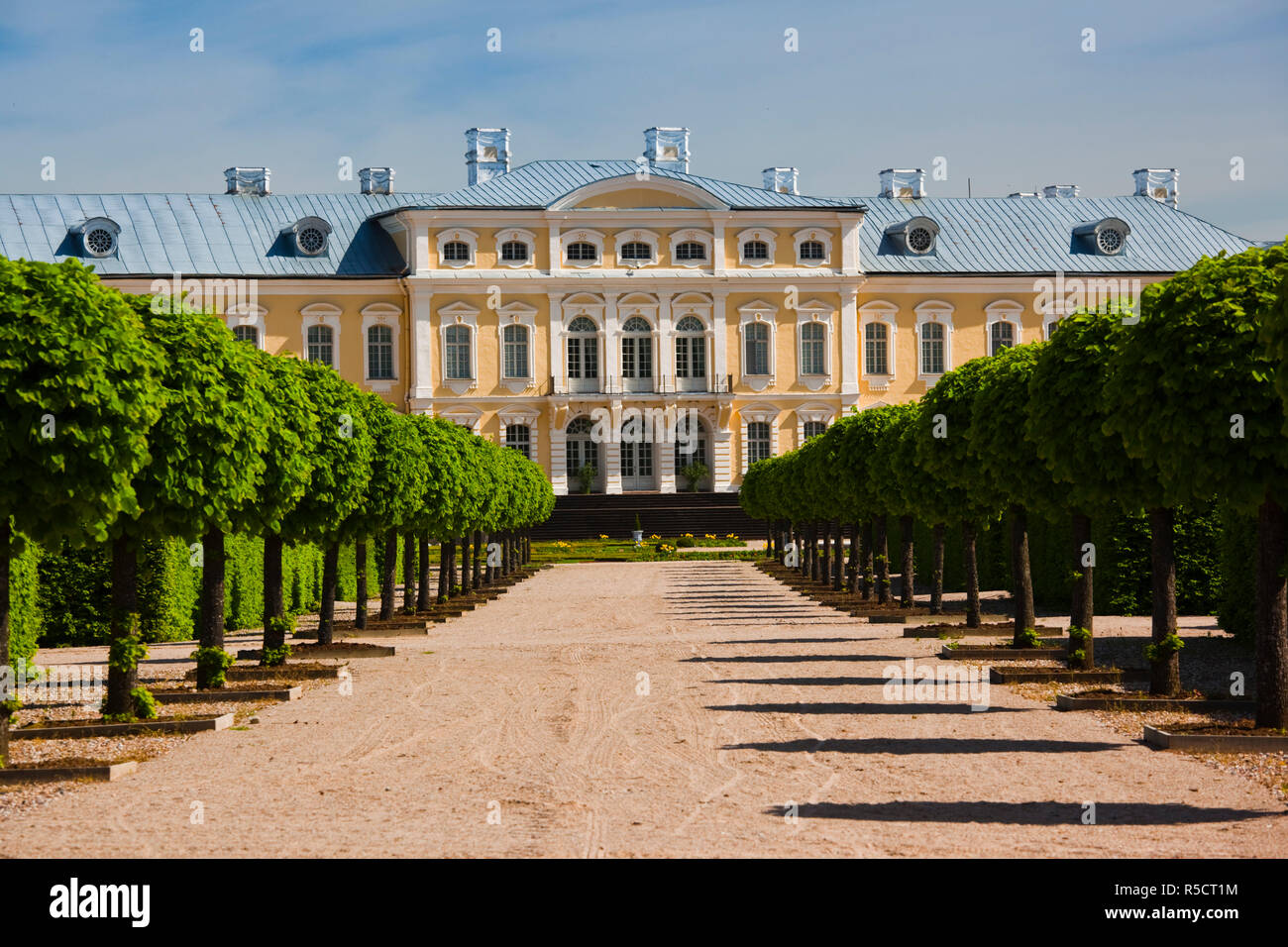 La lettonia, sud della Lettonia, Zemgale Regione, Pilsrundale, Rundale Palace, b. 1740, Bartolomeo Rastrelli, architetto, esterna Foto Stock