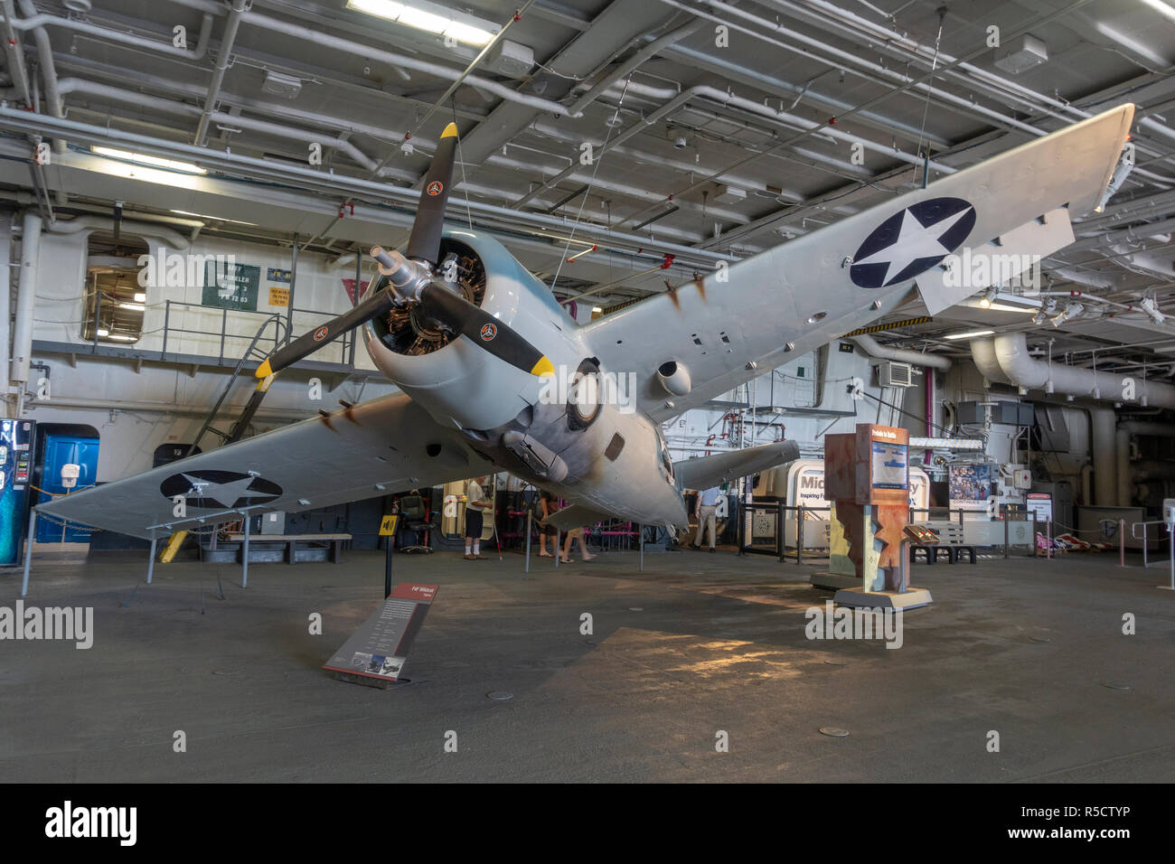 Un F4F Wildcat Fighter Aircraft, USS Midway Museum di San Diego, California, Stati Uniti. Foto Stock