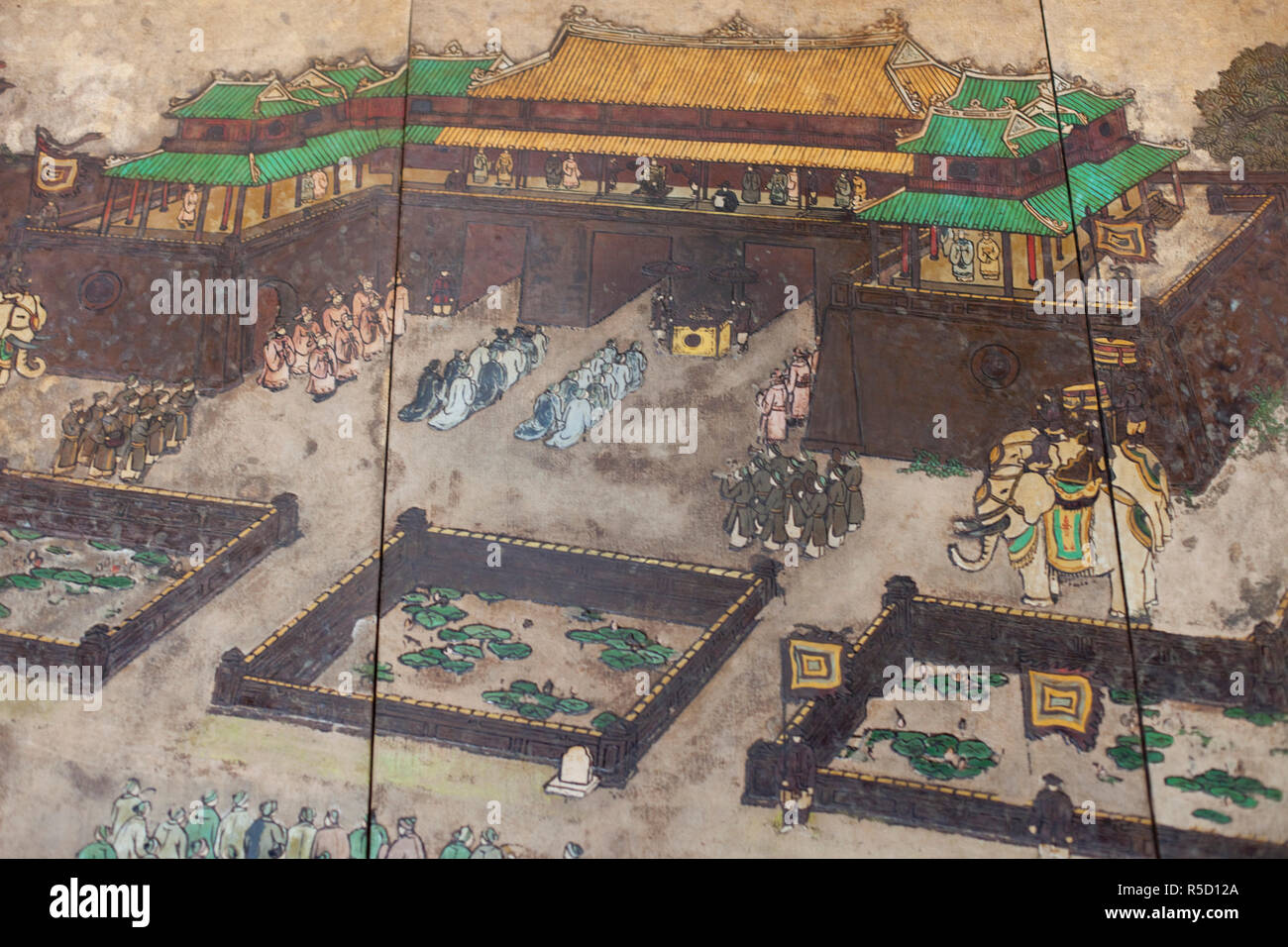 Il Vietnam, tonalità, Cittadella, Enclosure imperiale, Pittura Murale all'interno di Ong Gate Mon Foto Stock
