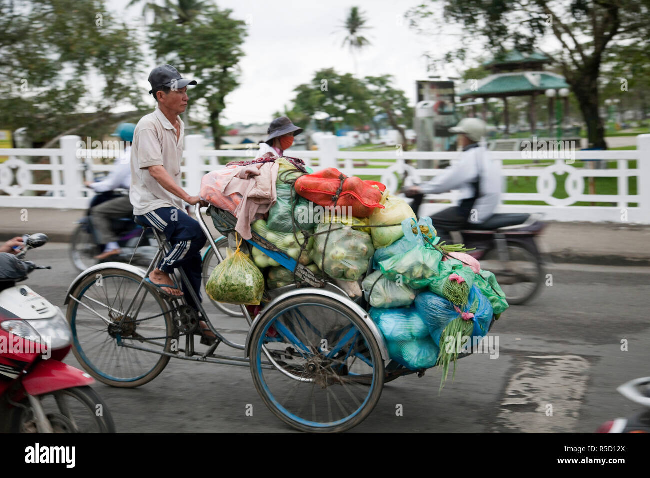 Il Vietnam, tonalità, biciclette Foto Stock