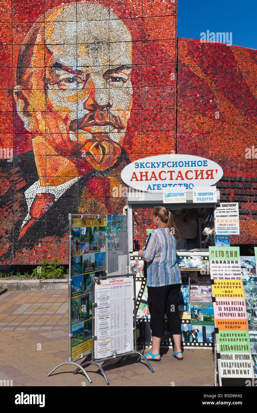 Russia, il litorale del Mar Nero, Sochi, Riviera Park, rivoluzionario mosaico di Vladimir Lenin Foto Stock