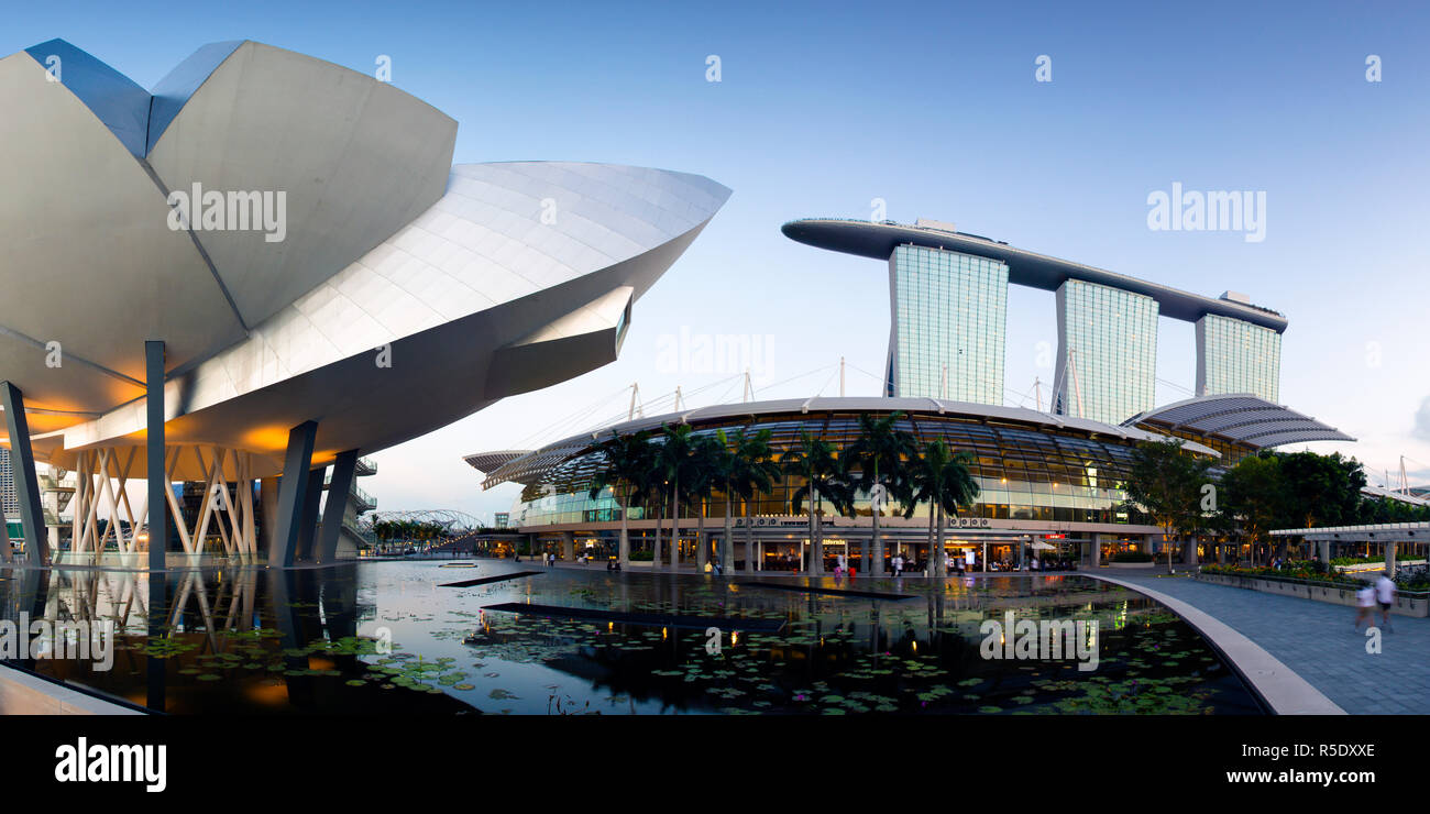 Singapore, arte il Museo della Scienza e il Marina Bay Sands, Marina Bay Foto Stock