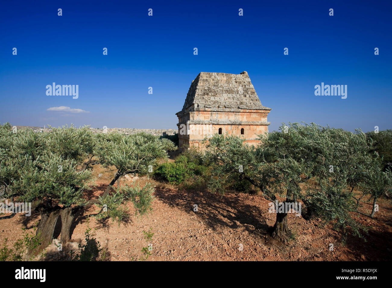 Siria, Al-Zawiya regione di montagna, La città morta, Al Bara, il più esteso della città morta, tombe a piramide Foto Stock